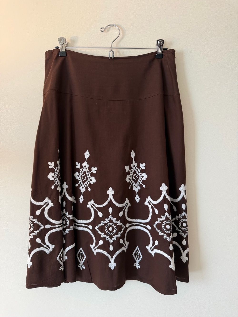 Peck & Peck Brown A-Line Skirt with White Embroidery